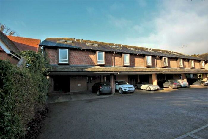 2 Bedroom Apartment To Rent In Portway Mews, Portway, Wantage, Oxfordshire, OX12