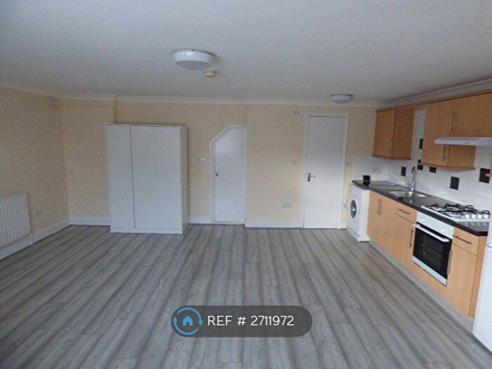 Studio To Rent In Lynn Road, Leytonstone, E11