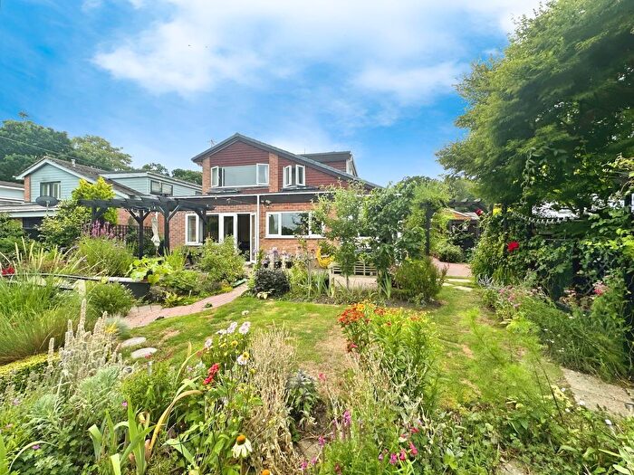 3 Bedroom Detached House For Sale In Curlew Close, Hythe, Southampton, SO45