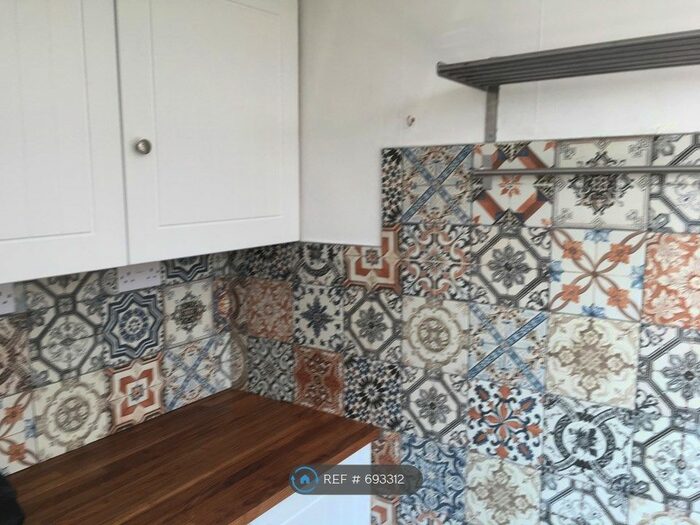 2 Bedroom Flat To Rent In Park Avenue, Hockley, Birmingham B18