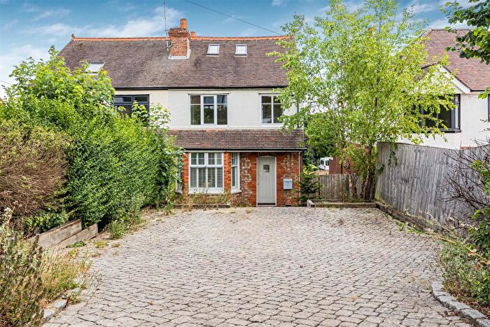 4 Bedroom Detached House For Sale In Henley Road, Caversham, Reading, RG4