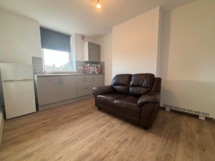 1 Bedroom Apartment To Rent In Harriet Street, Cathays, CF24