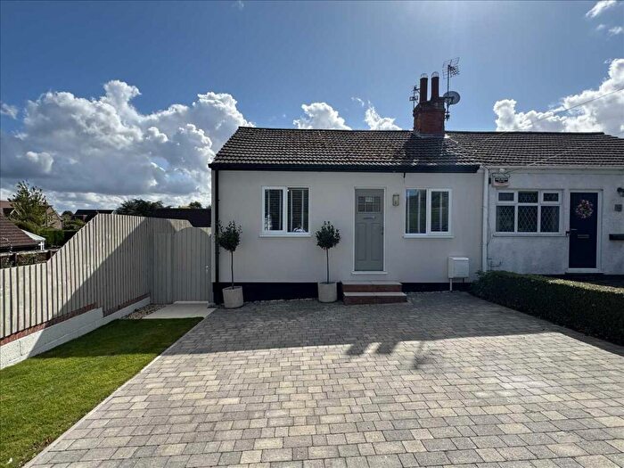3 Bedroom Semi-Detached Bungalow For Sale In St Giles Avenue, Scartho, Grimsby, DN33
