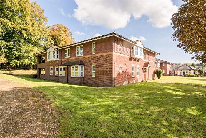 2 Bedroom Flat For Sale In The Croft, Devizes, SN10