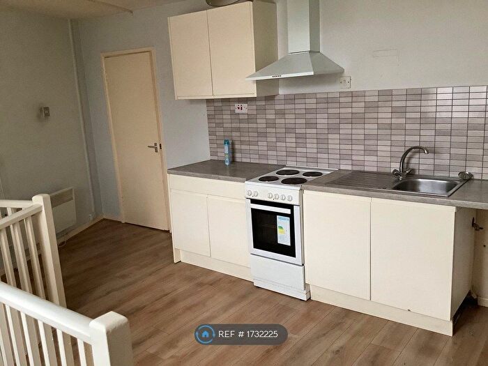 1 Bedroom Flat To Rent In Birmingham Street, Oldbury, B69