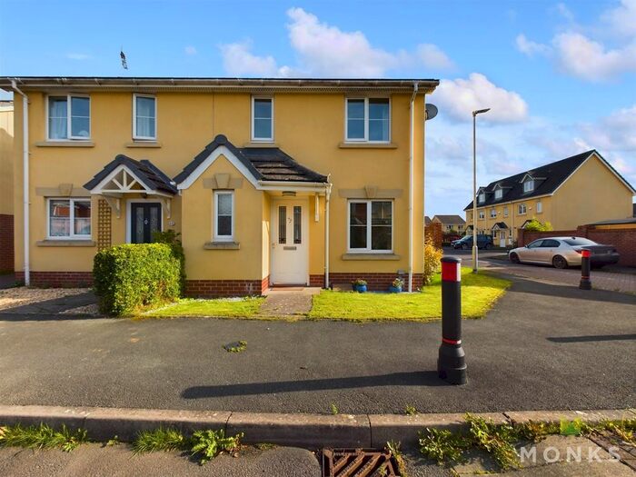 3 Bedroom Semi-Detached House For Sale In Parc Hafod, Four Crosses, Llanymynech, SY22