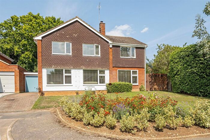 5 Bedroom Detached House For Sale In Broadfields, Harpenden, AL5