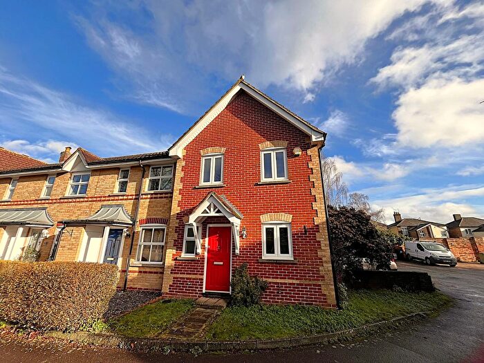 3 Bedroom End Terrace House To Rent In Keeble Way, CM7