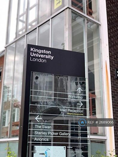 3 Bedroom Maisonette To Rent In Avenue Road, KT1