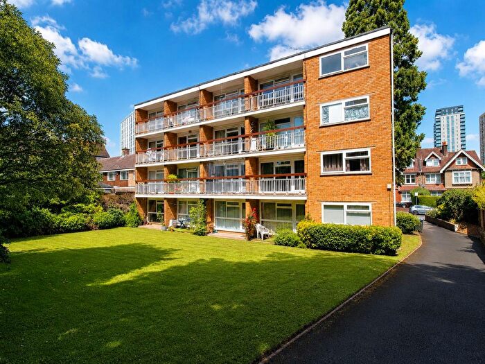 Studio For Sale In Cedar Road, Sutton, SM2