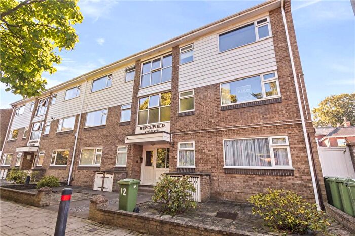 3 Bedroom Apartment To Rent In Beechfield Court, Grimsby, DN34