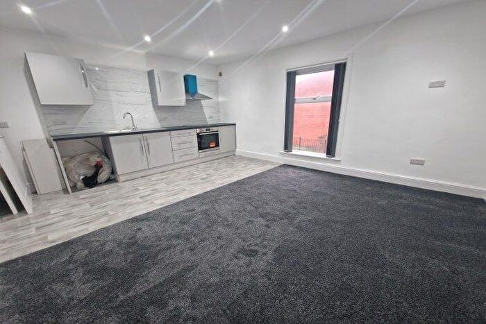 2 Bedroom Flat To Rent In Johnston Street, Blackburn, BB2