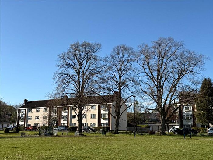 2 Bedroom Apartment For Sale In Rixman Close, Maidenhead, Berkshire, SL6