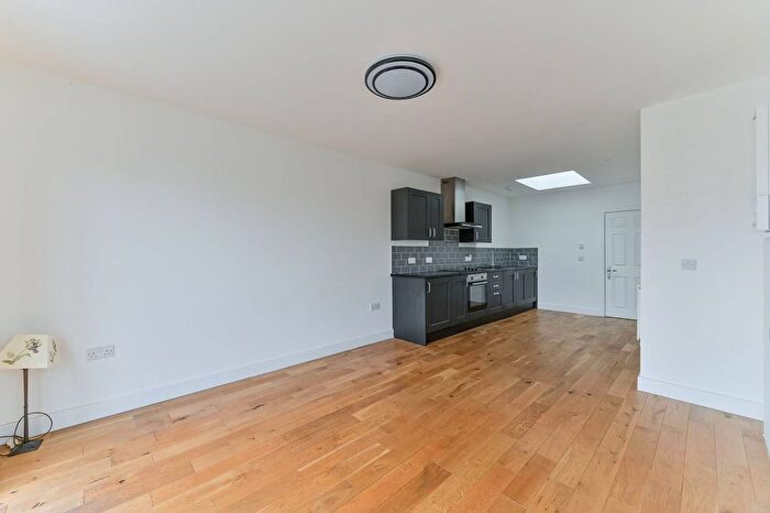 2 Bedroom Flat To Rent In Station Road, Bromley, Sidcup, DA15