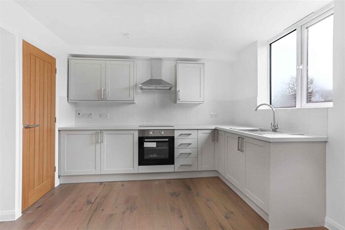 2 Bedroom Flat For Sale In Egmont Road, Sutton, SM2