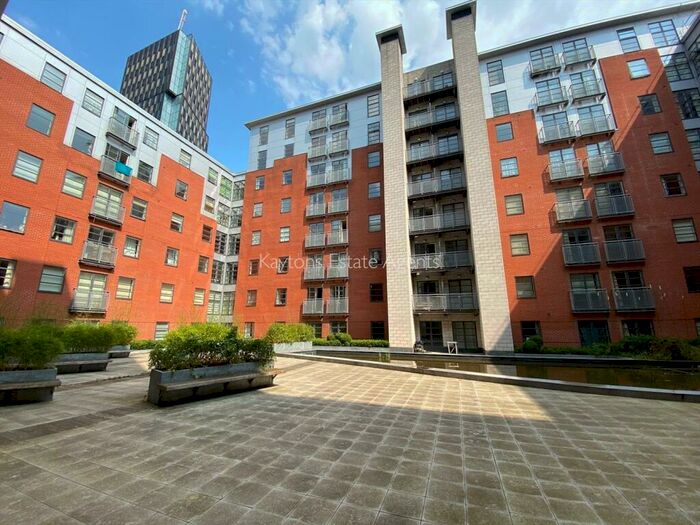 2 Bedroom Apartment To Rent In The Quadrangle, Lower Ormond Street, Manchester, M1