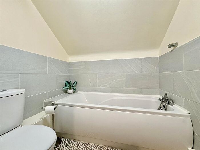 2 Bedroom End Of Terrace House To Rent In Eversley Road, Bexhill-On-Sea, TN40