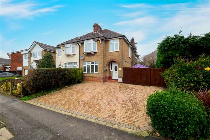 3 Bedroom Semi-Detached House To Rent In Edinburgh Road, Sutton, SM1