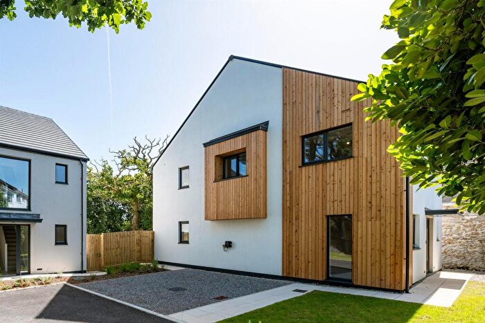 5 Bedroom Detached House For Sale In Roselyon Gardens, Par, PL24