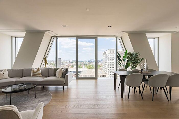 3 Bedroom Flat To Rent In Newfoundland Place, Canary Wharf, London, E14
