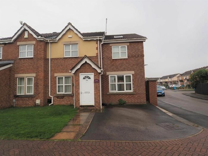 3 Bedroom Semi-Detached House To Rent In Charlestown Way, Victoria Dock, Hull, HU9