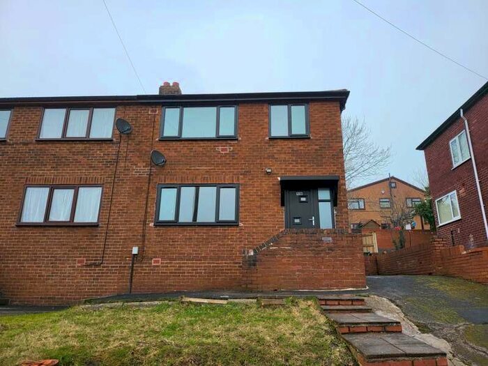 3 Bedroom Semi-Detached House To Rent In Selbourne Road, Dewsbury, WF12