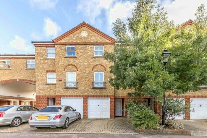 3 Bedroom Property To Rent In Osier Mews, London, W4
