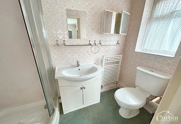 2 Bedroom Detached Bungalow For Sale In New Road, Bournemouth, Dorset, BH10
