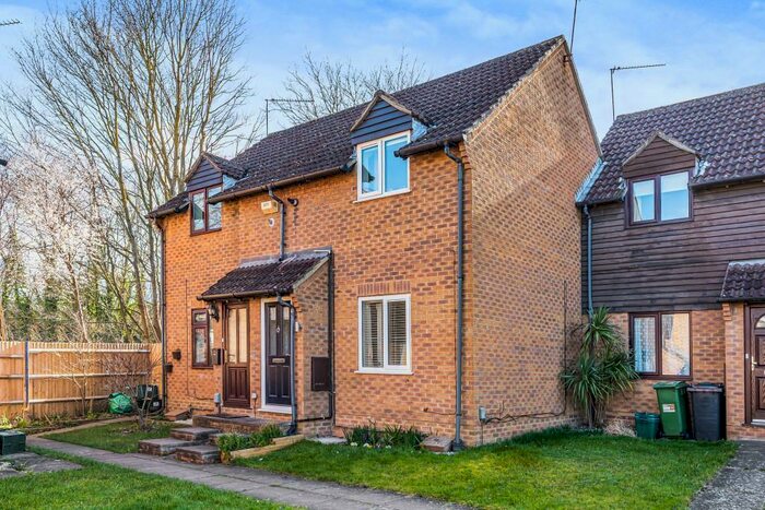 2 Bedroom Terraced House For Sale In Myton Walk, Theale, Reading, RG7