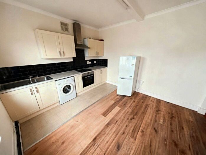 1 Bedroom Flat To Rent In Dewsbury Road, LS11