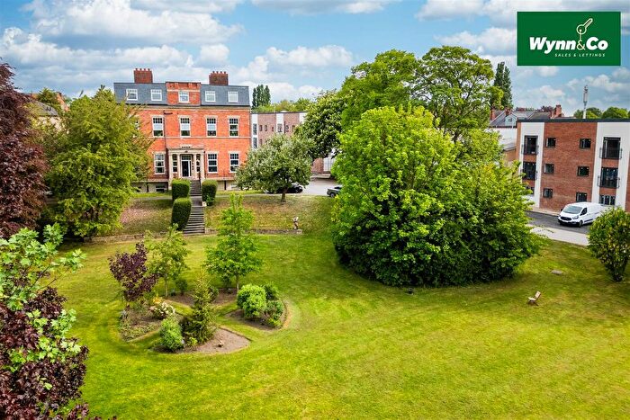 1 Bedroom Flat For Sale In Woodlands Village, Wakefield, WF1