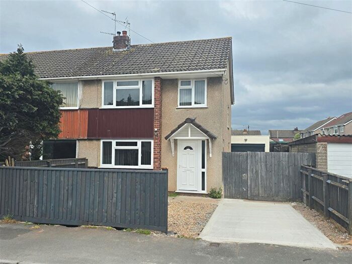 3 Bedroom Semi-Detached House To Rent In Westcourt Drive, North Common, BS30