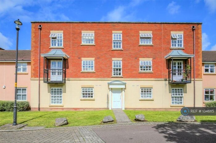 2 Bedroom Flat To Rent In John Repton Gardens, Bristol, BS10