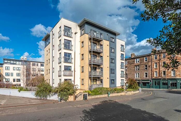 2 Bedroom Apartment For Sale In Broughton Road, Edinburgh, EH7