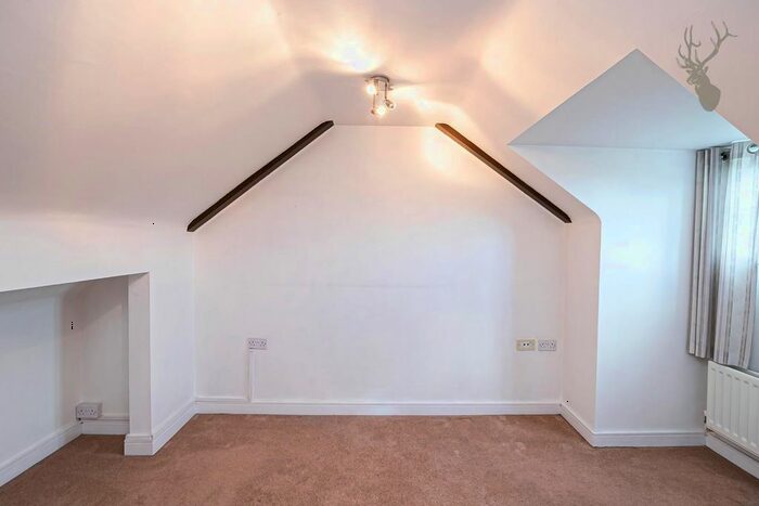 2 Bedroom Barn Conversion To Rent In Bury Lane, Epping, CM16