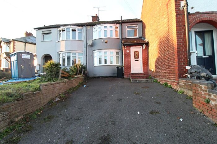 3 Bedroom Semi Detached House To Rent In Filmer Road, Luton, LU4