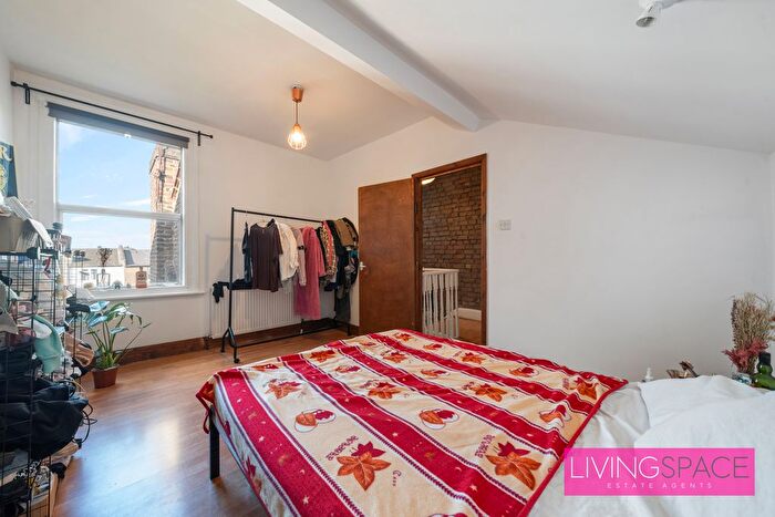 1 Bedroom Flat For Sale In Kimberly Gardens, London, N4