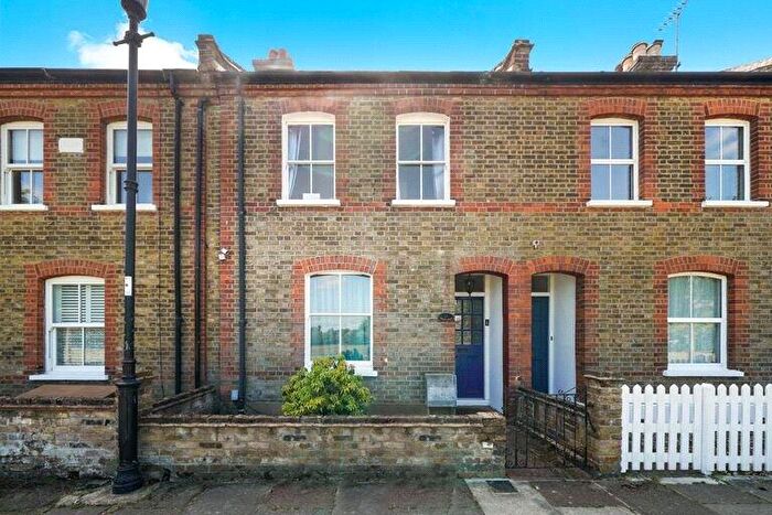 3 Bedroom Terraced House For Sale In Holly Walk, Enfield, EN2