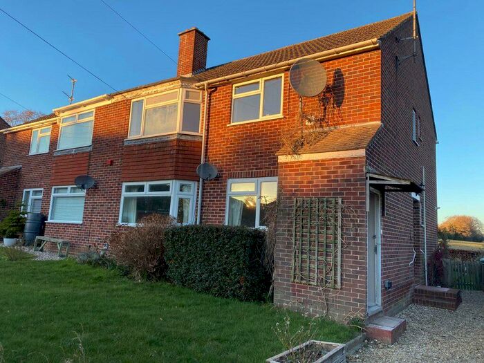 2 Bedroom Maisonette To Rent In Highwood Close Newbury, RG14