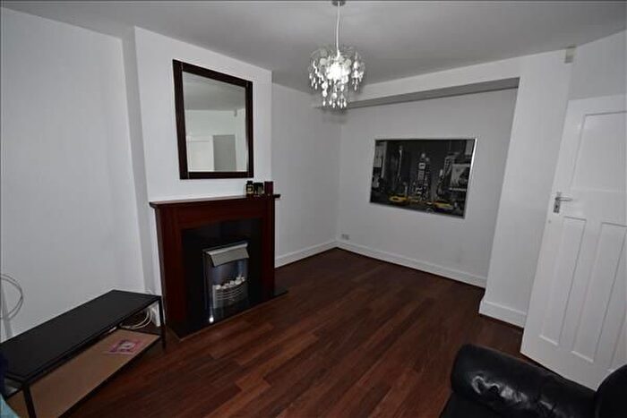 3 Bedroom End Of Terrace House To Rent In Woodford Green, Woodford Green, IG8