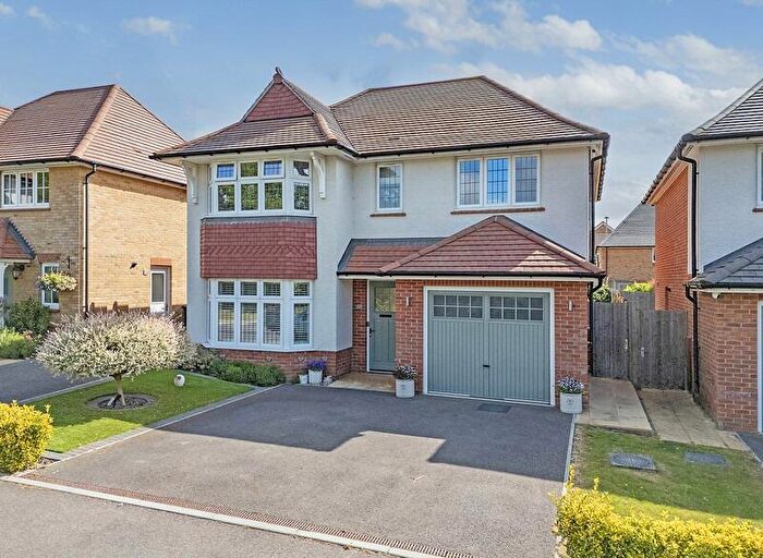 4 Bedroom Detached House For Sale In Dixon Link, Langdon Hills, Basildon, Essex, SS16
