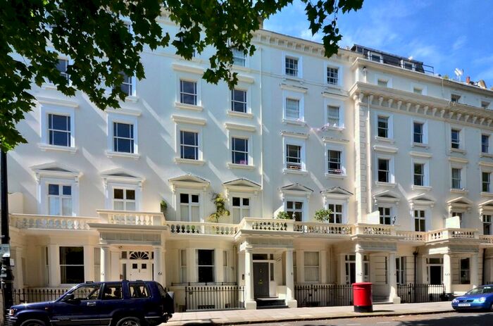 2 Bedroom Flat To Rent In St Georges Square, Pimlico, London, SW1V