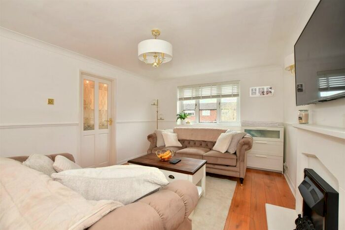 2 Bedroom Maisonette For Sale In Weald Hall Lane, Thornwood, Epping, Essex, CM16