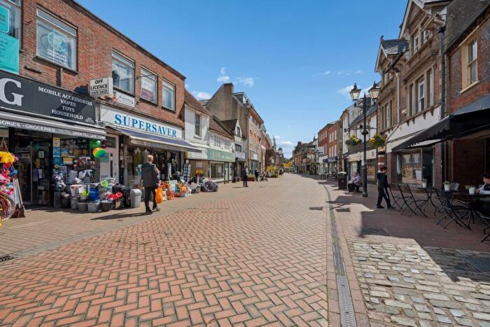 3 Bedroom Duplex To Rent In High Street, Chesham, HP5