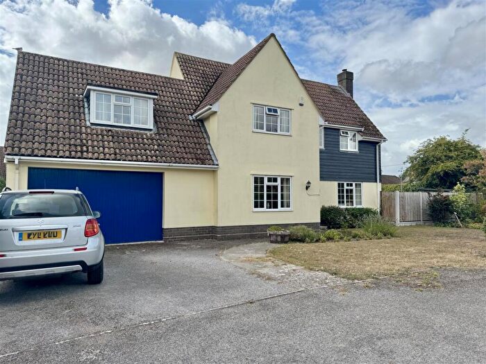 5 Bedroom Detached House For Sale In The Cobbins, Burnham-On-Crouch, CM0