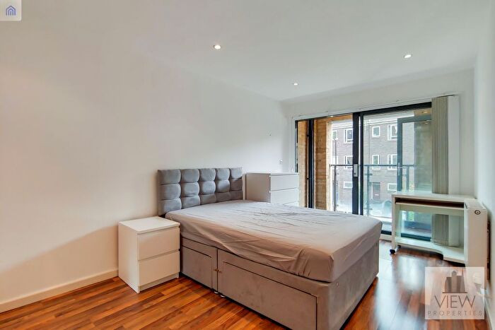 2 Bedroom Flat To Rent In Chicksand Street, London, E1