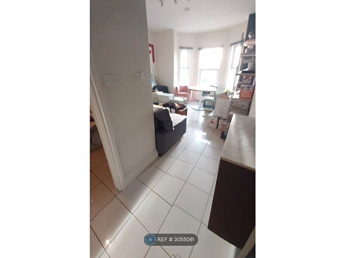 1 Bedroom Flat To Rent In College Road, London, NW10