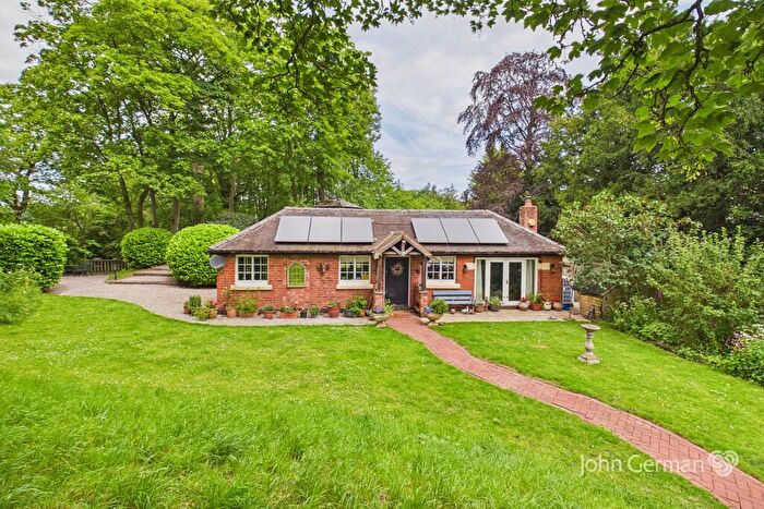 2 Bedroom Cottage For Sale In Rangemore Hall Mews, Rangemore, DE13