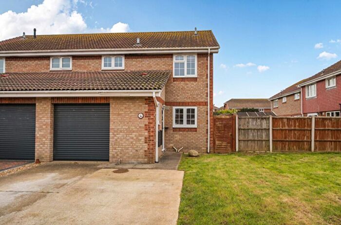 3 Bedroom Semi Detached House For Sale In Granary Lane, Selsey, PO20