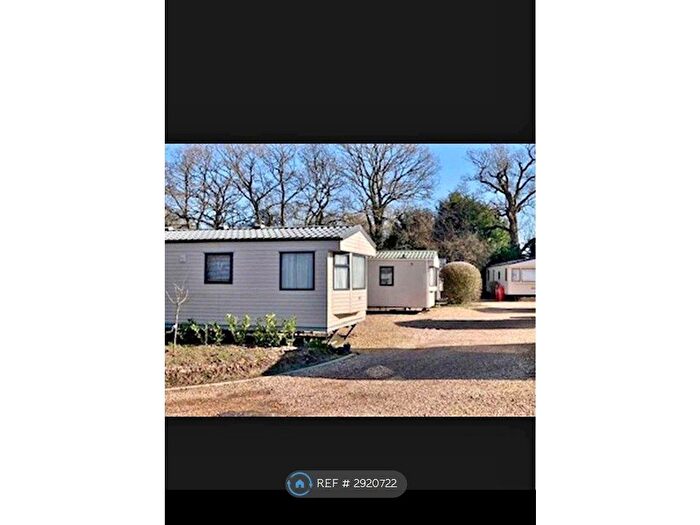 2 Bedroom Mobile/park Home To Rent In Melita Nursery, Chichester, PO20